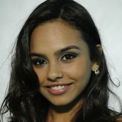 Ana Beatriz Cisneiros